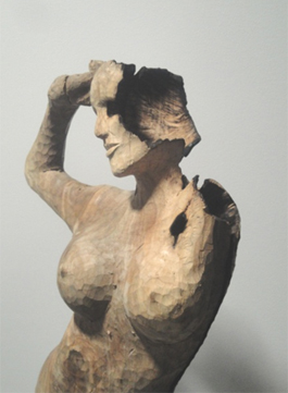 „Ausgebrannt“: Holzskulptur von Markus Schiegl