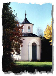 Zum Gartenpavilion umgebauter Eckturm